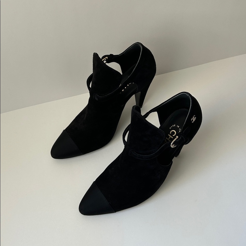 CHANEL Black Suede Heels with Silver Accents - Picture 2 of 4